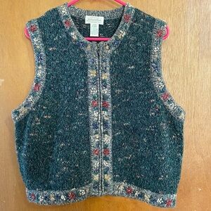 Size Large dark green floral St John’s Bay zip-up knitted sweater vest